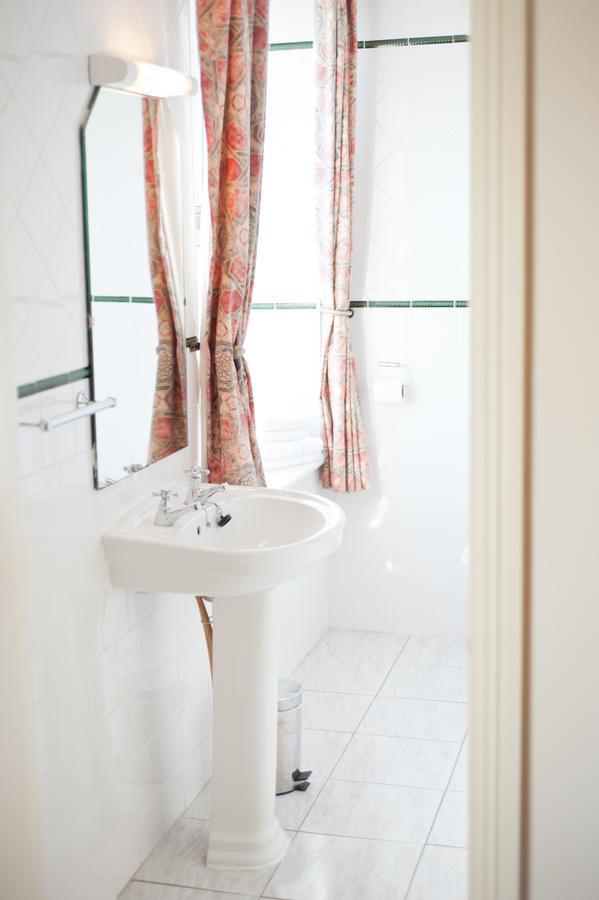 O Donovans Hotel Clonakilty Room photo